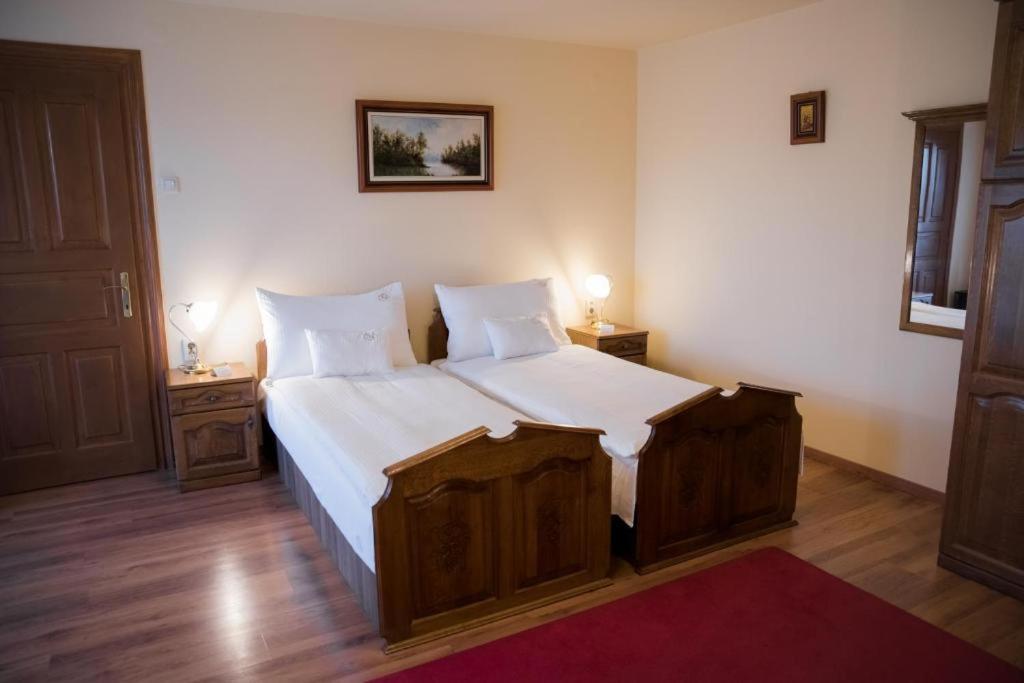 Vinum Hotel Kiskoros Habitación foto